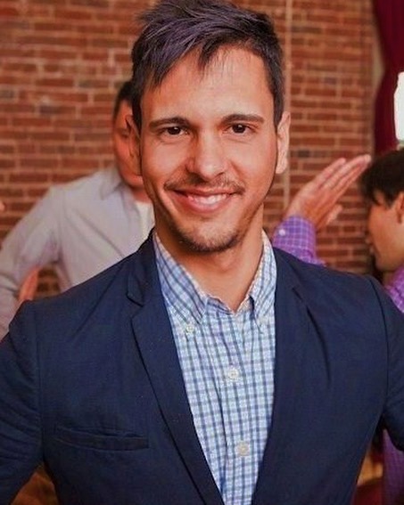HolaManuelPablo's tweet photo. Throwback to when I had long hair! 😉⌛️💇🏻‍♂️💈📸

#throwbackthursday #tbt #agentsofcompass #compassagents https://t.co/6EFE2ORtIL