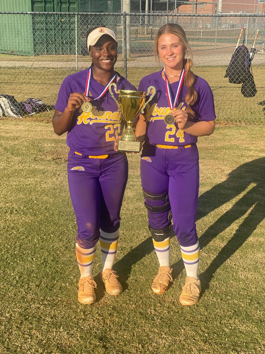 ciara20stephens's tweet photo. REGION CHAMPS!!🏆🤩 @NickiLevering @CodeeYeske @ccgaathletics @DukesPremier18u @JCHSfpSoftball https://t.co/CoRMUqjqar