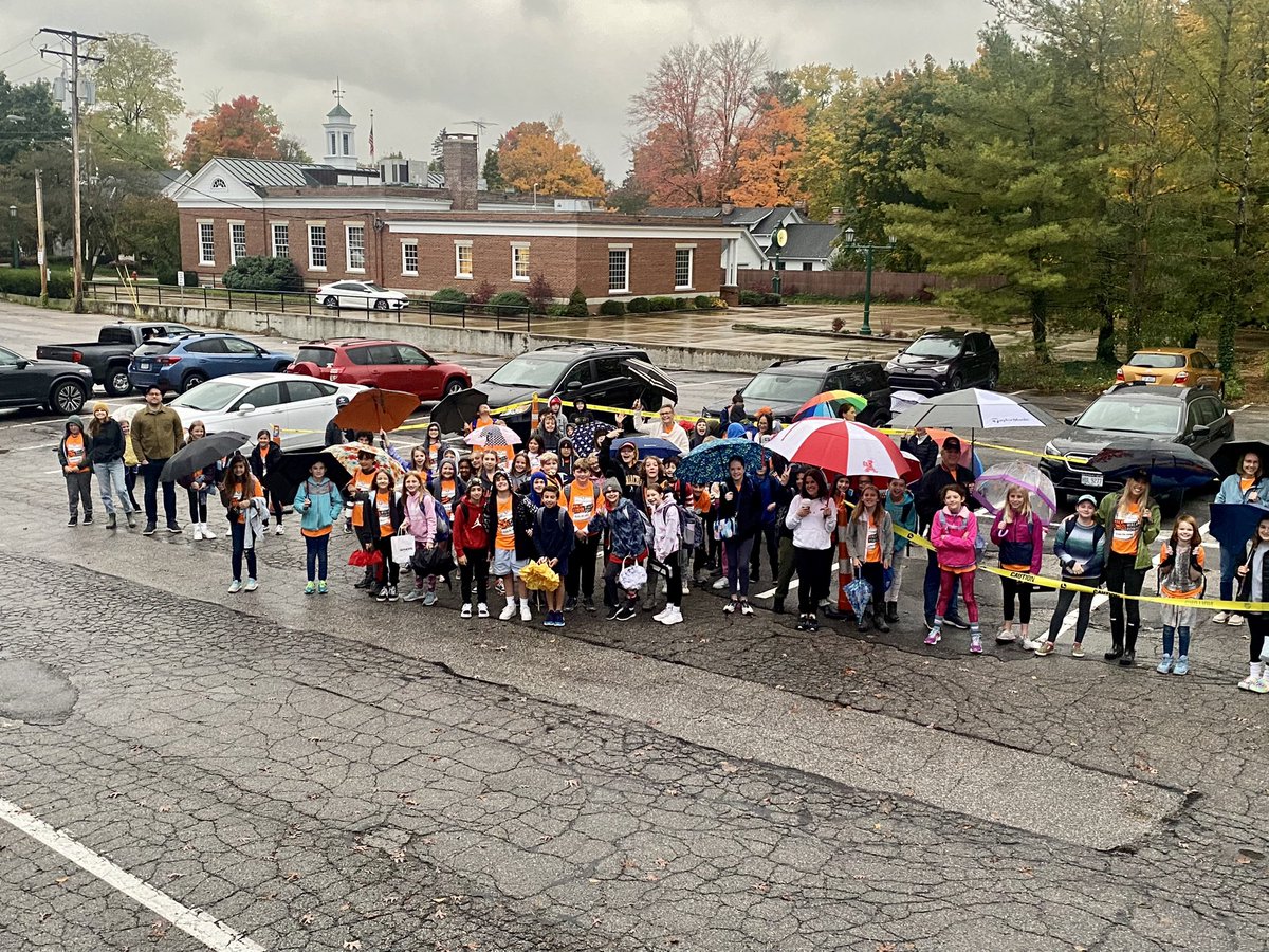 MrsGeiger5's tweet photo. Walk to School was a hit this morning…even in the rain! #writethestory #Thisischagrin #CFEVS https://t.co/hjPkWOOi2i