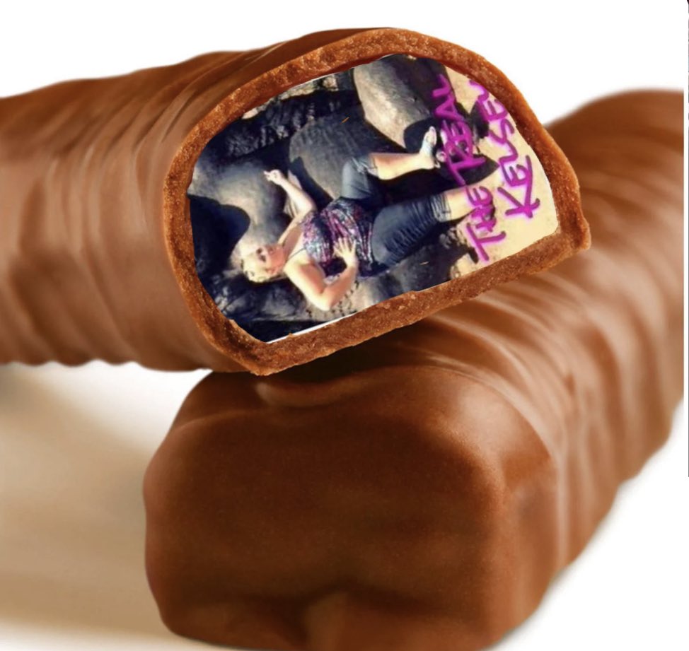 milkyy_tweets's tweet photo. omg PARENTS make sure to check ur kids halloween this year, i just cut open my child’s twix and someone put the REAL kelsey in it https://t.co/VgJzzhI3cK