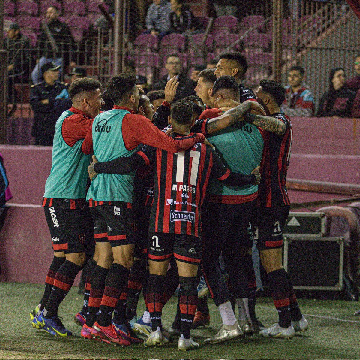 TODOS JUNTOS. A LUCHAR HASTA EL FINAL

¡VAMO, ROJINÉ! 🔴⚫💪🏾