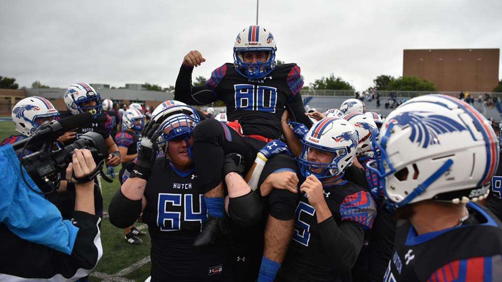 cole_segraves16's tweet photo. 🚨Mid-Season Highlights🚨

•True Freshman Kicker 
•39YD GAME WINNER in OT
•4/4 on FG’s in one game 
•KJCCC Special Teams Player of the Week
•4 for 3 Full Qualifier 

@CoachDrewDallas @BallcoachKrause @CoachSerchia @CoachMartin8 

https://t.co/qcrNOgpI61 https://t.co/IIa0NFLX06