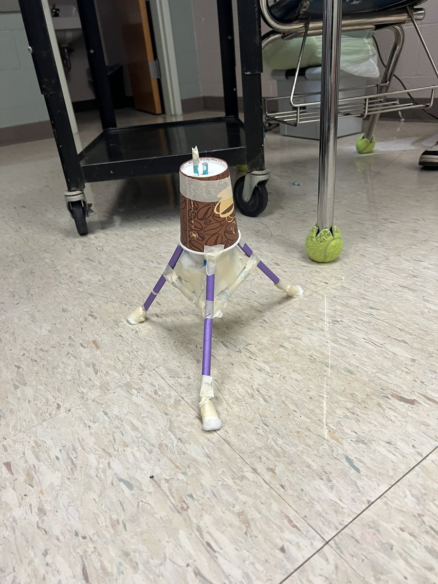 Check out this amazing lunar lander one of my students built! We have been following the <a href="/NASAEducation/">Space Education</a> Artemis Lunar landing curriculum! #STEMeducation <a href="/raufsd/">Randolph Academy UFSD</a>