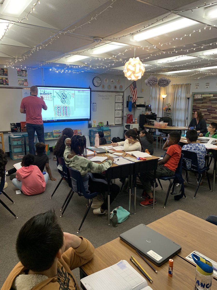 Compton5thGrade's tweet photo. It’s always a great day when our wonderful instructional coach is able to step in and teach our classes some amazing math strategies ! #MakeAnImpact https://t.co/dEF6bJw3Ry