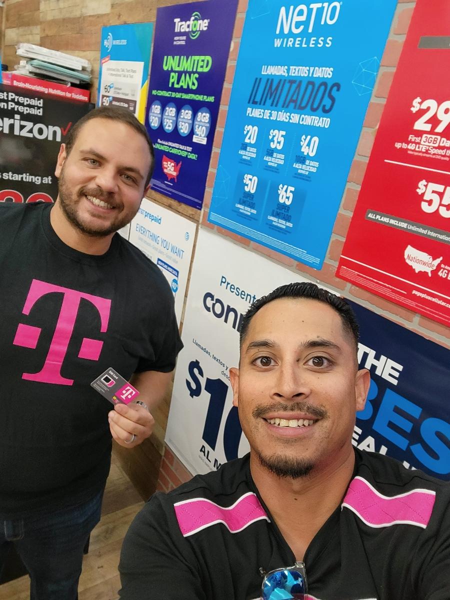 Awesome day in the field hooking up our Multi-Carrier dealers with TMoGear! Closed some deals too! <a href="/SteveGerevas/">Steve Gerevas</a> <a href="/ErikSodik/">Erik Sodik</a> <a href="/BreRamirez20/">Brenda Ramirez</a> #ConnectbyTMobile