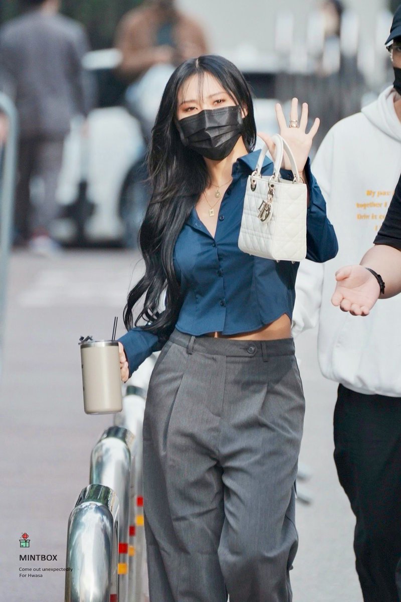 mintbox_0619's tweet photo. 221014 뮤직뱅크 출근 프리뷰

#마마무 #화사 #Hwasa

따수운 슈퍼스타 https://t.co/97atHYirna