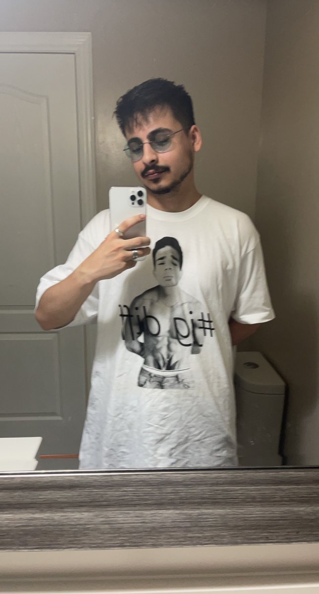 DanteZ9900's tweet photo. Wore my new @tarzaned shirt today. A girl walked up to me and asked if we could date. I told her she has cancer, smited her blue then ganked bot. #jgdiff #getinvaded https://t.co/Vtzv1NJ9mO
