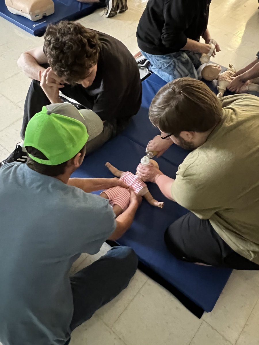 cpkcareercenter's tweet photo. Congrats to our EMT students for earning their CPR certification today!💚🌪💙 #3Cs #ProudtobeCCC #FutureEMT https://t.co/5lemfD0avA