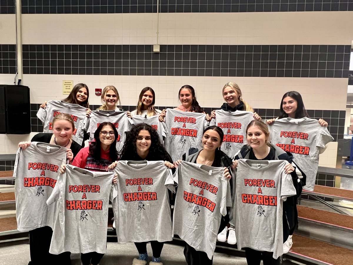SukaloTracy's tweet photo. The @StaggBoosters were proud to award our senior @StaggPoms with our official “Always a Charger” shirt. These ladies are amazing. Thanks for everything you do to make @StaggHighSchool a better place @StaggAthletics @CHSD230 @Stagg_AD https://t.co/9oj9DLAJgF