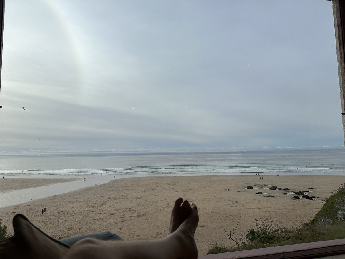 drewb77's tweet photo. Fucking Thursdays 😏 https://t.co/jQ3BsXoawi