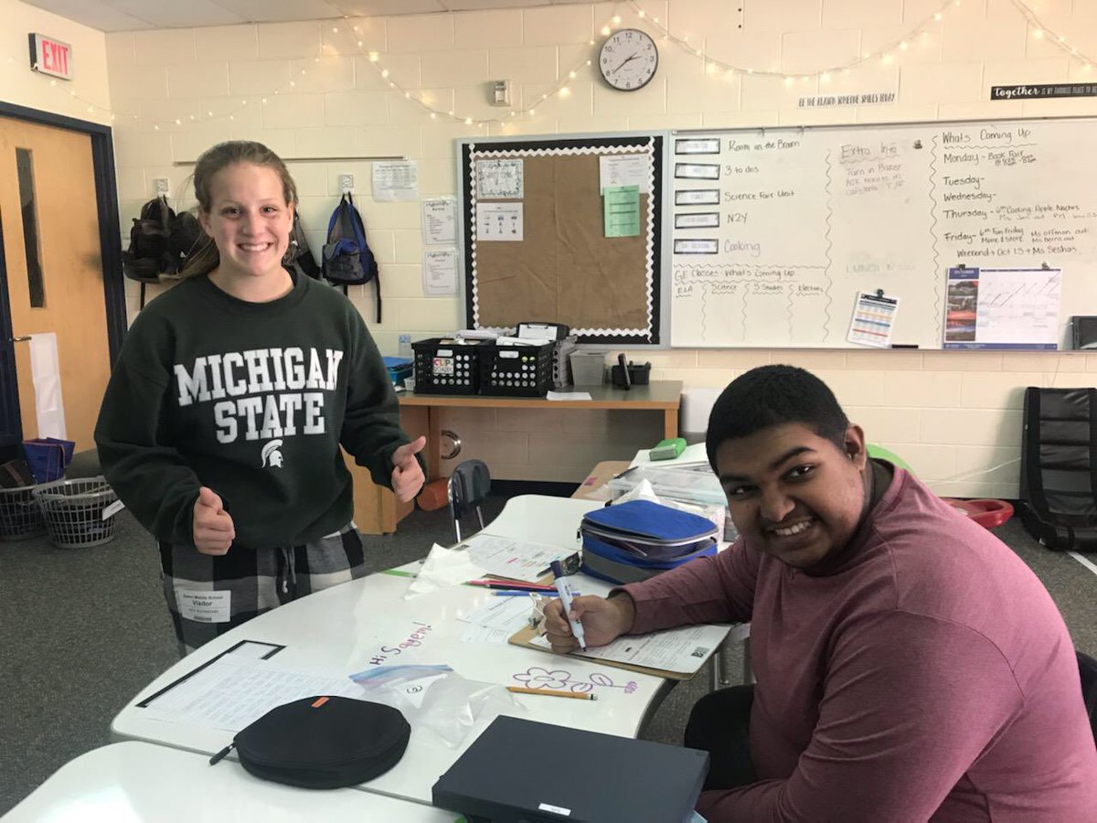 MrsStOnge's tweet photo. Best surprise ever! We love our LINKS, especially when they come back to visit. 💚 #teachlovecoffee #bakerlinks #p2p #peer2peer https://t.co/DoJha3X3nm