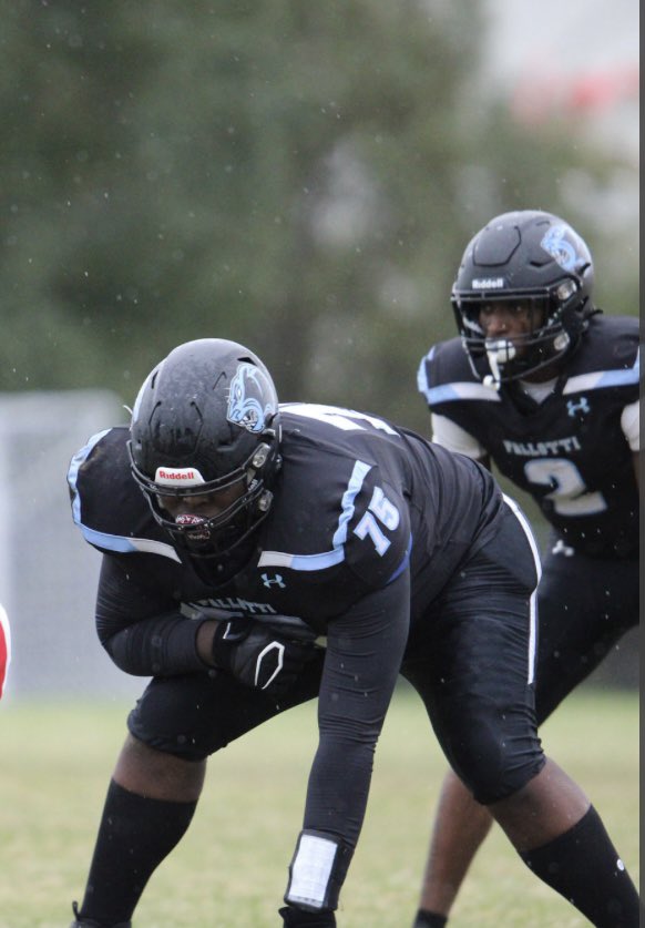 famouskdc's tweet photo. Check out my Mid Szn highlight film
https://t.co/8redLITRfm https://t.co/CfyMQSxUfY