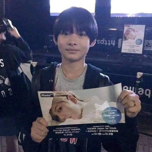 nishikuran's tweet photo. ni-ki chiquito                  una niña yendo
yendo a ver                a ver a ni-ki siendo 
a sus ídolos                     él ahora un idol https://t.co/yiYqFFzsiz