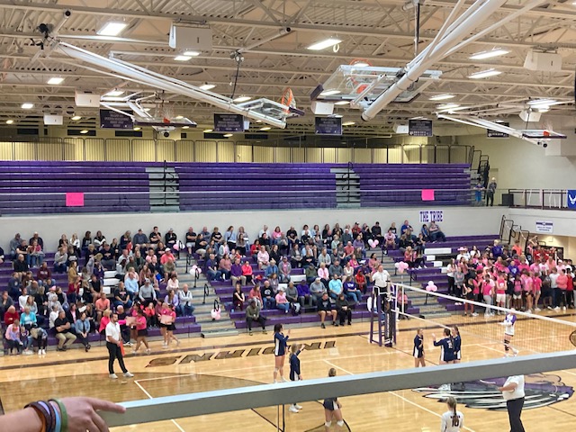MHS19_ATHLETICS's tweet photo. Thanks to everyone who came out to support the Indians and @GibaultVB as they team up to take on cancer! It's been a special night here at MHS! #killcancer #oneteamonetribeonefamily https://t.co/dgu2pZtBpl