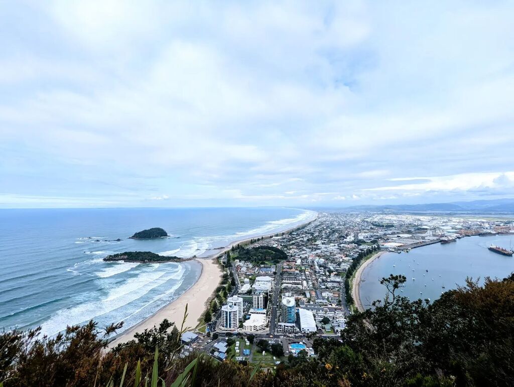 The Bay of Plenty
•
#photographylovers #photography #photooftheday #photographers #photo #pixel6pro
#newzealand #aotearoa #bayofplenty #mtmaunganui #water #ocean #pacificocean #mountains #mountain #beach instagr.am/p/CjrC_hfS615/