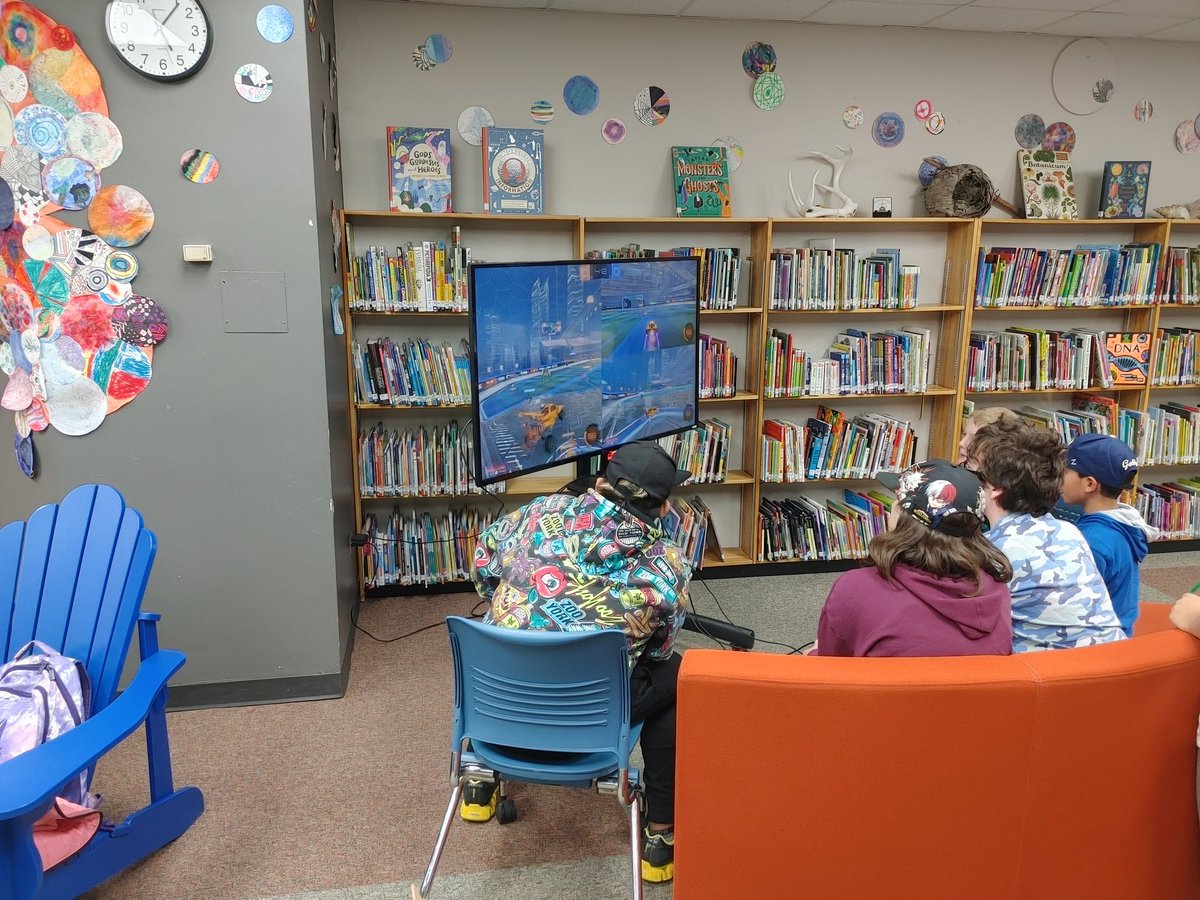 Manitoba Middle ayears eSports Kickoff! Go Flames Go! <a href="/MSEA_gg/">Manitoba School Esports Association</a> <a href="/frontenacLRSD/">Frontenac School</a> <a href="/louis_riel_sd/">Louis Riel School Division</a> <a href="/Esport_Canada/">Esport Canada</a>