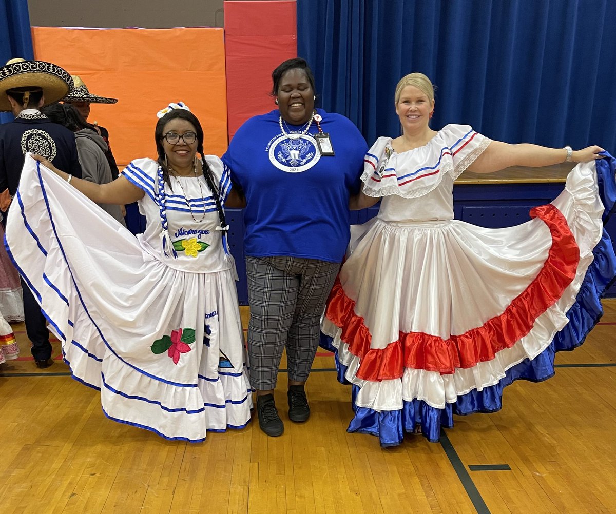 Congratulations to Principal Cunningham <a href="/MsC_PtownElem/">Asia Cunningham</a>, Sra. Romero and all the Ptown staff for such a beautiful evening of celebrating #HispanicHeritageMonth!  Thank you for inviting me! <a href="/PtownElem/">Pearsontown Elementary School</a> <a href="/DurhamPublicSch/">Durham Public Schools</a> <a href="/DPS_Latinx/">DPS Latinx</a> <a href="/DPSStuEquity/">DPS Equity, Student Engagement & Opportunity</a> #gopandas #MesDeLaHerenciaHispana