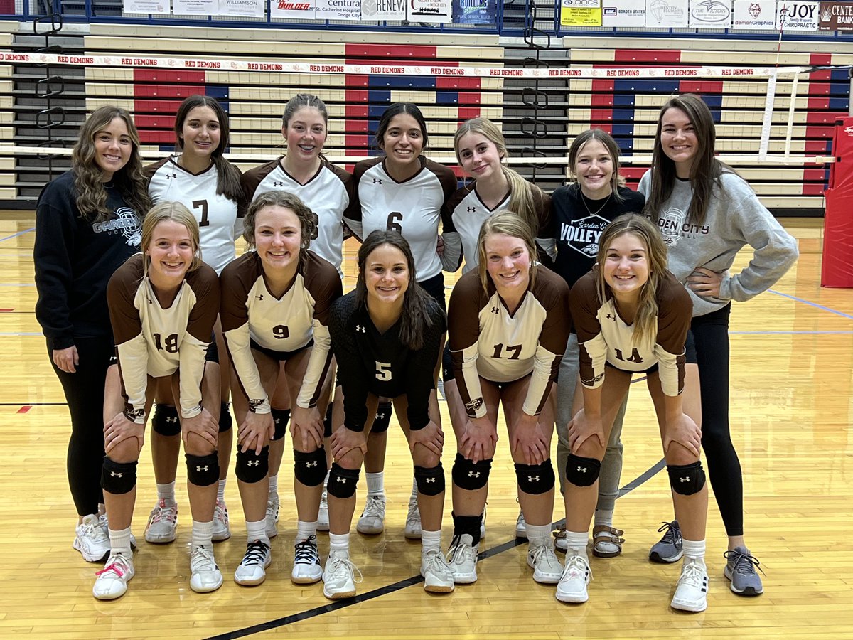 Results from DC (JV):

Liberal def GC 
25-19, 20-25, 12-15

Great Bend def GC 
27-25, 20-25, 12-25

GC def Dodge 
25-11, 25-12

With tonight’s matches, our JV season is officially complete. They finish the year with a 21-10 record and a whole lot more to build on!

🦬🏐 #1Herd