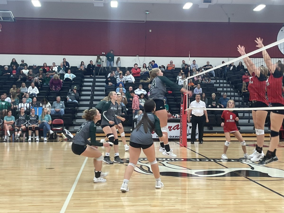 MVHighSchool's tweet photo. VB- Our ladies sweep Aurora in 3 straight sets!!  Great win tonight!! @bridgettschmutz https://t.co/2jEHlCvR0f