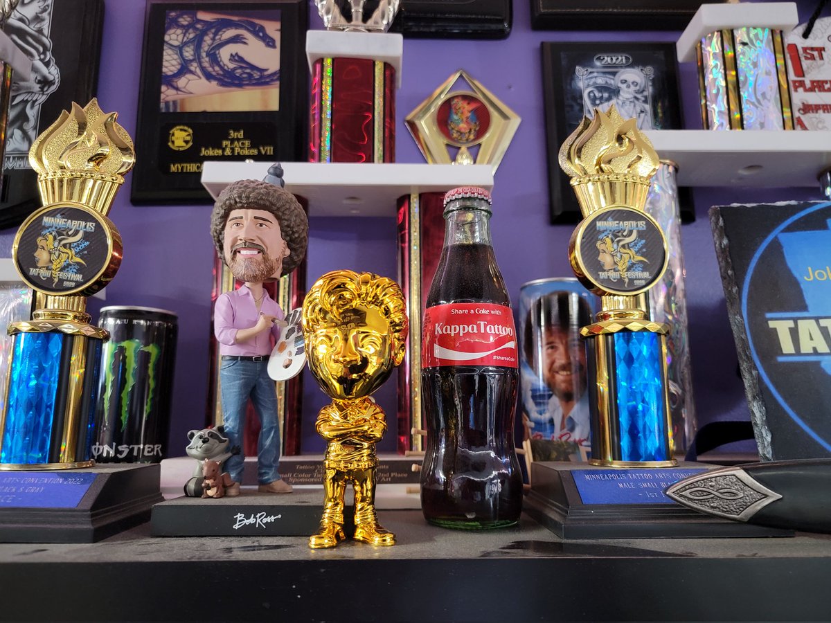 Shout out to <a href="/darthkaiter/">DarthKaiter</a> again for the gold Kappa. Great addition to the shelf! Thank you!