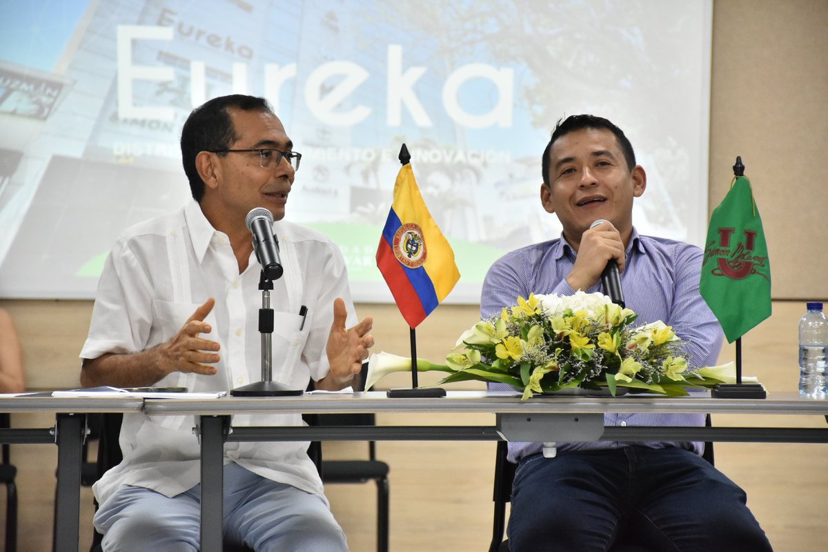 Rector_Unisimon's tweet photo. Hoy, @unisimon recibió la grata visita de @MincienciasCo, @arturolunat, con quien dialogamos sobre el necesario impulso a los desarrollos científicos y tecnológicos y la innovación. El ministro destacó el modelo de trabajo de nuestro Distrito de Conocimiento e Innovación, Eureka. https://t.co/DkNMC8h4Uc