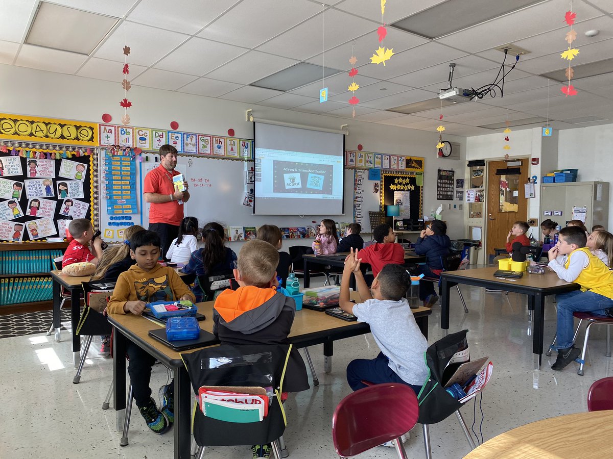 The first official TOP Summits took place today. Tt went on learning walks and had time to plan/get support with a mentor. Thank you to <a href="/LivePMA/">Laura Kania</a> <a href="/Mr_Bridge_ILT/">Mr. Bridge</a> @MrsTansey115 <a href="/TweediesTweets_/">Lindsay Tweedie</a> @MissLabedz for hosting guests! We look forward to more! <a href="/Y115TOP/">Y115 TOP</a>