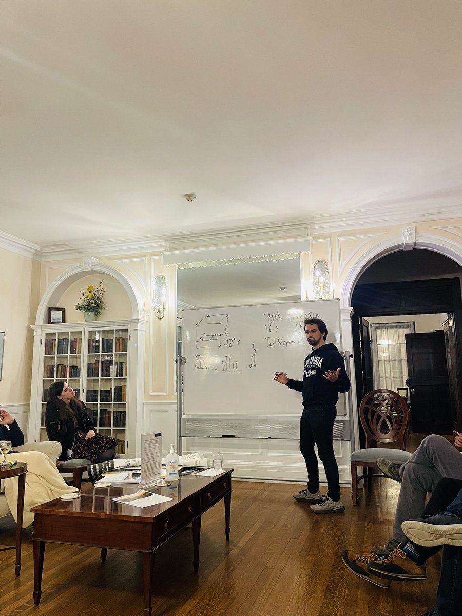 IshmailSaboor's tweet photo. Very exciting night time research chalk talks. These scientists are hired.
#JAXBehavior https://t.co/aotQg3IouV