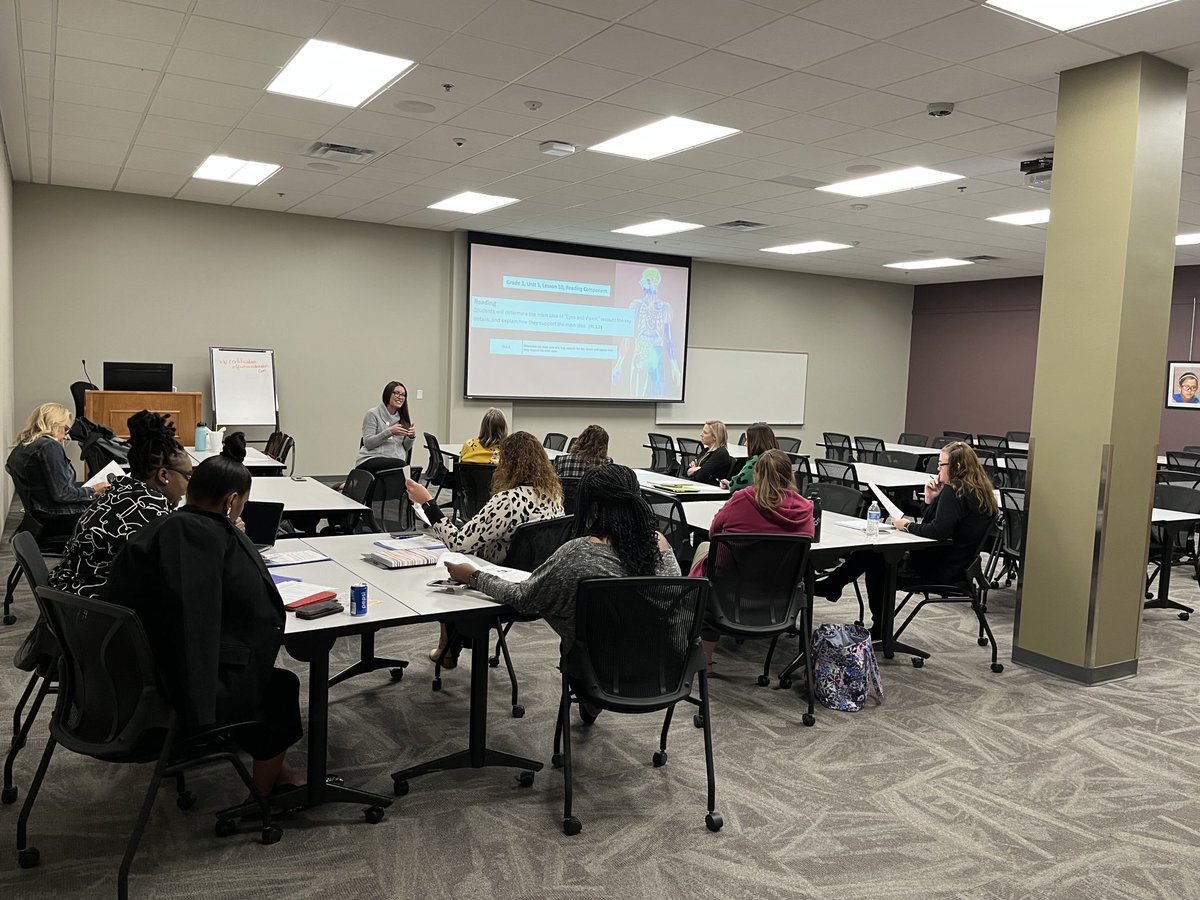 Mstewart_2u's tweet photo. What a great day of collaboration with our @kckschools Asst. Principals @astubblefield7 @JudithC1908 #ObservationFeedback @LBilboErvin @AhuskerAmy @KristenScottISU https://t.co/oDlR1b3S13