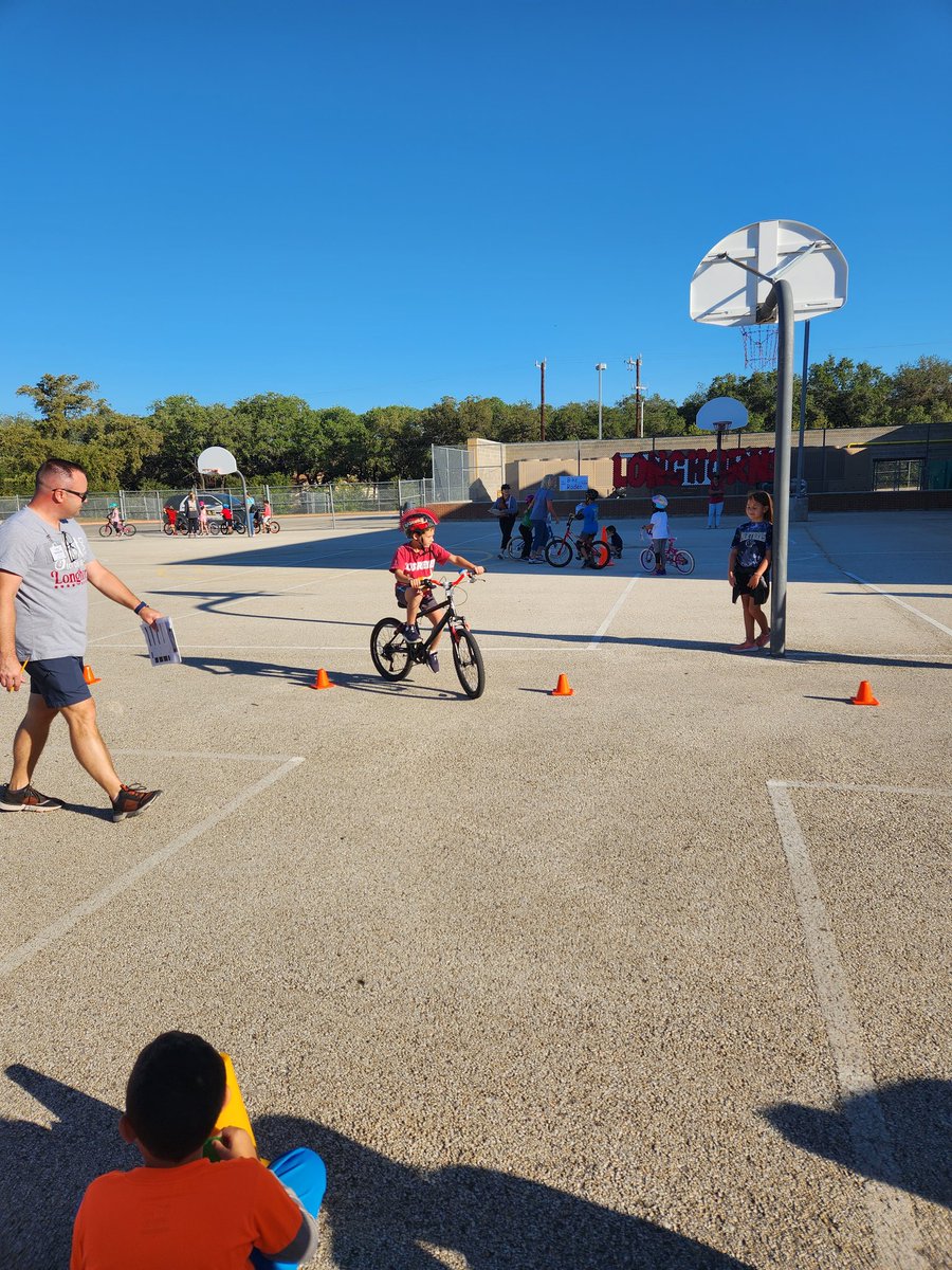 MarinosScience's tweet photo. Rockin' at the Bike Rodeo and taking home 1st and 2nd place! #ItsAGreatDayToBeALonghorn #NeverGiveUp #BelieveInYourself @NISDLosReyes https://t.co/5yv3tCpRF5