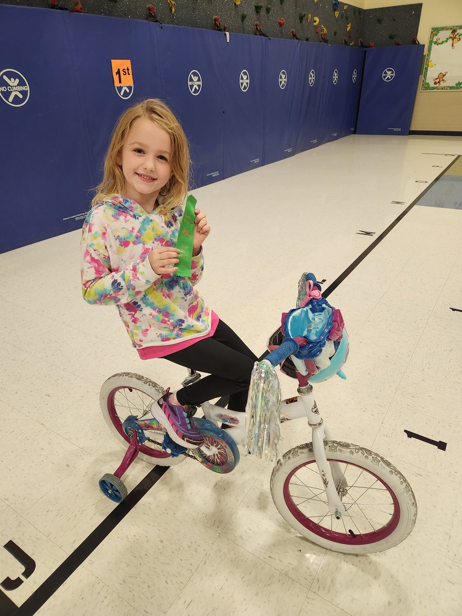 MarinosScience's tweet photo. Rockin' at the Bike Rodeo and taking home 1st and 2nd place! #ItsAGreatDayToBeALonghorn #NeverGiveUp #BelieveInYourself @NISDLosReyes https://t.co/5yv3tCpRF5