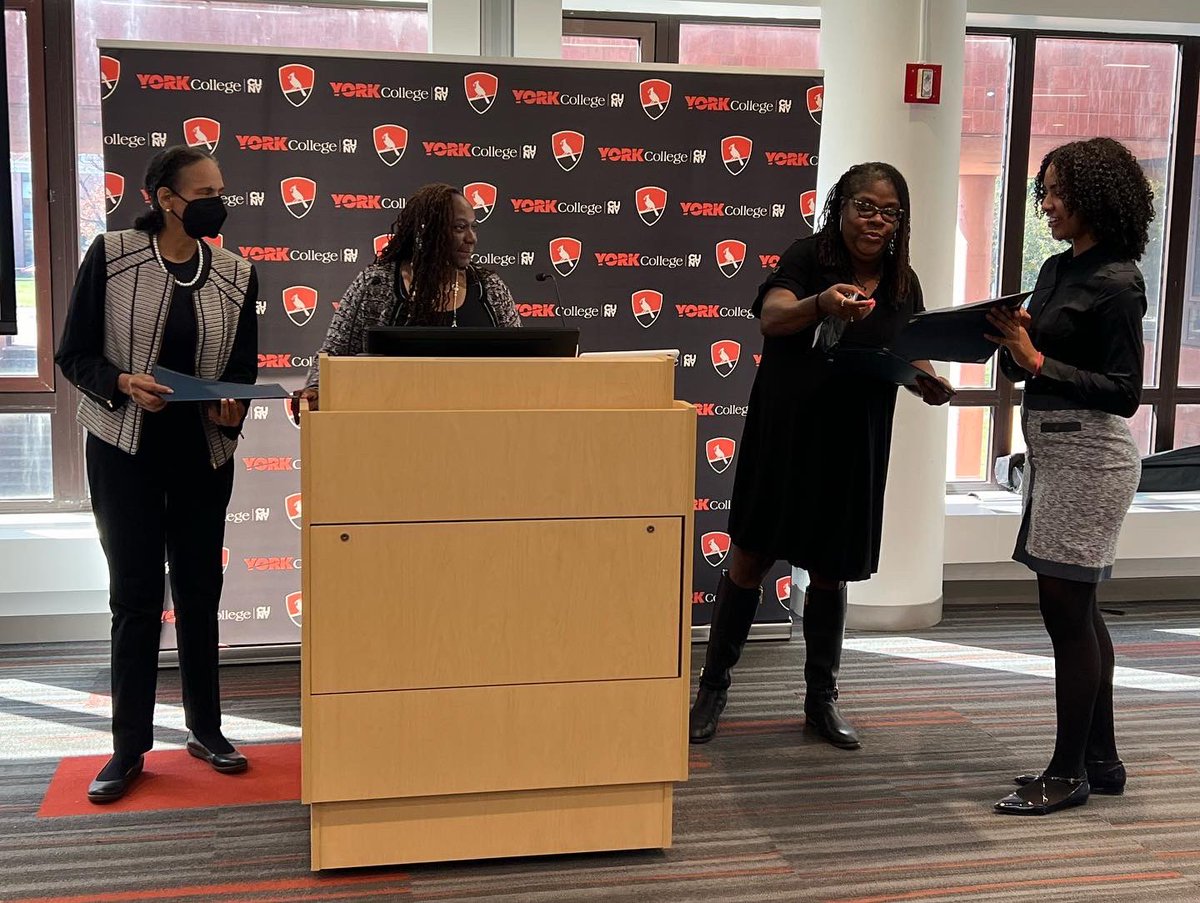 GQL1996's tweet photo. #GQLinks in collaboration with York College and Dress for Success held a Fashion show at York College!
The students from the career readiness program walked the final runway to showcase their professional clothing acquired from Dress for Success.
#EALinks #GreaterQueensLinks https://t.co/xSWwSzrlGm