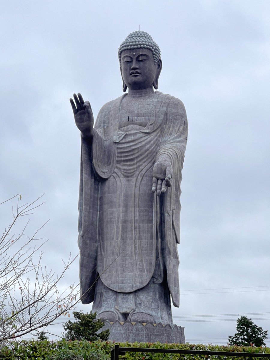 ck_eh8's tweet photo. 茨城県・牛久大仏！圏央道を走っていて毎回、目の前にあらわれるので気になっていたので行ってみました♪120mの世界最大級の大仏！青銅製立像としては世界一の高さギネスブックにも登録されています！

#城 #歴史 #旅 #神社 #寺 #御城印 #御朱印 #食事 #景色 https://t.co/EeNHXnYV8B