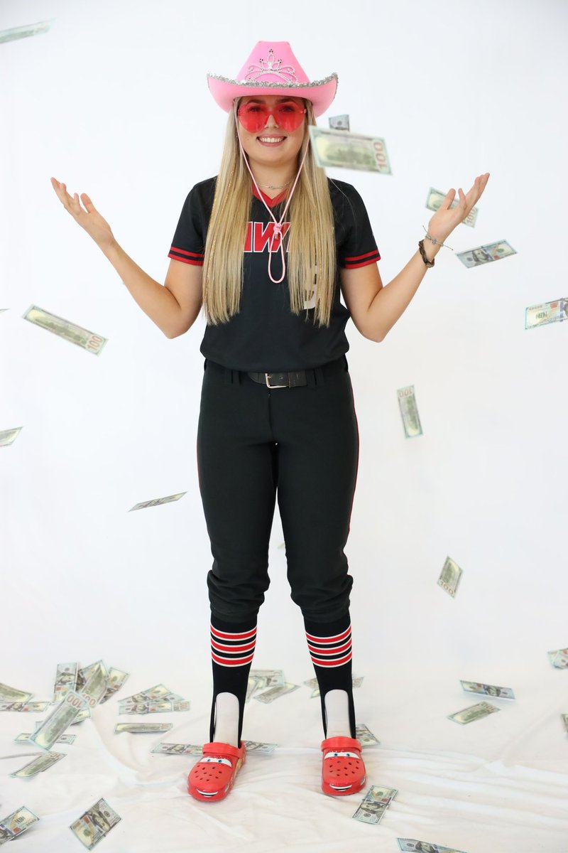 Clovis East Softball Alumni Giana Quintanar💙🤍 <a href="/GianaQuintanar/">Giana Quintanar</a>