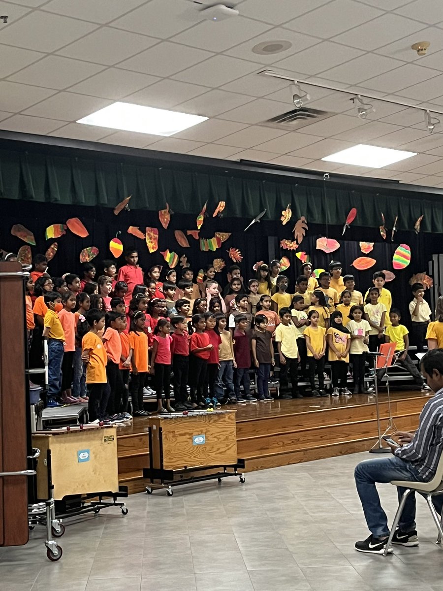 mskiedaisch's tweet photo. We’ve had a busy couple of weeks! We had our performance and celebrated our student teacher as she moves on to fourth grade! #vre #vrestars #vre2nd #cisd https://t.co/pQtuCShSgG