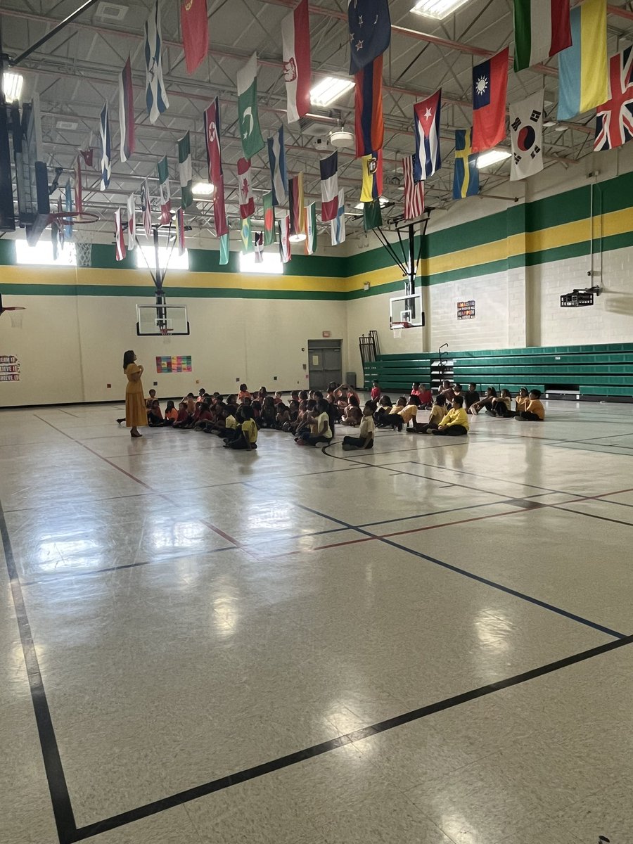 mskiedaisch's tweet photo. We’ve had a busy couple of weeks! We had our performance and celebrated our student teacher as she moves on to fourth grade! #vre #vrestars #vre2nd #cisd https://t.co/pQtuCShSgG