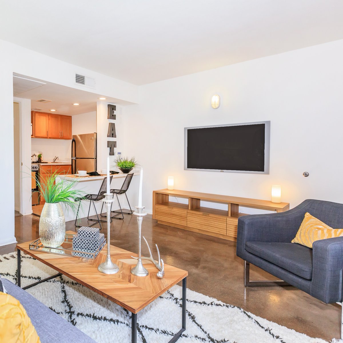 PolancoApts's tweet photo. Look &amp; lease special ended through October 31! Call for details.
.
.
.
.
.
#phoenixarizona #abc15 #phoenix #phoenixapartments https://t.co/s3BWvhdoBY