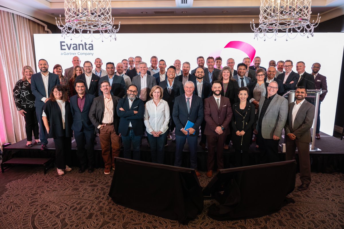 Evanta's tweet photo. Thank you to our Global CISO executives for supporting Tech Day of Pink today at the Global CISO Executive Summit in Chicago!

#techinpink2022 #CISO #timetoendbreastcancer https://t.co/4pojeSjcgd