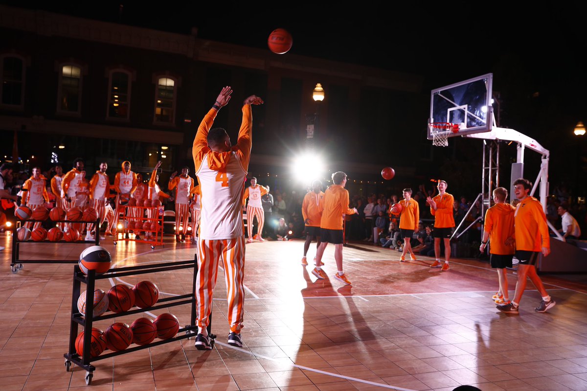 A bucket.

3-point shootout champ <a href="/TyrekeKey/">Tyreke Key</a>
