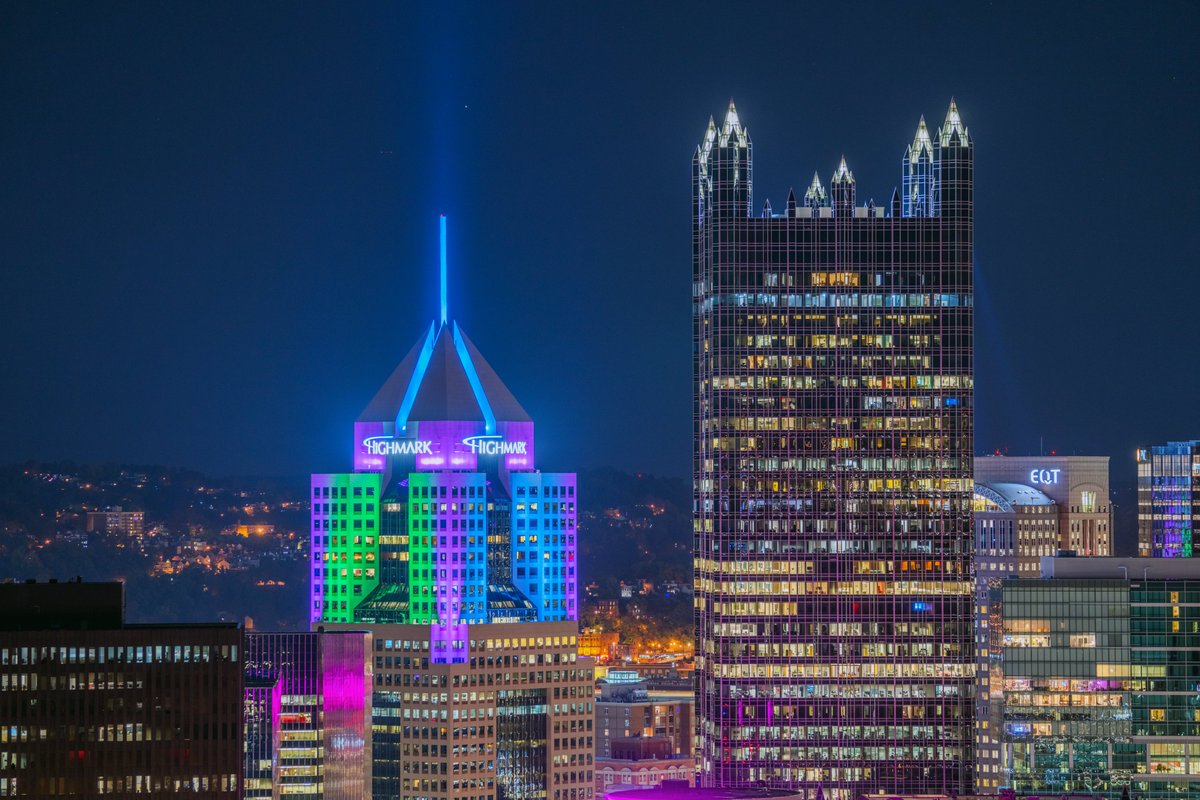 DaveDiCello's tweet photo. Tonight #Pittsburgh is lit up green, teal and pink in honor of Metastatic Breast Cancer Awareness Day. The skyline looked incredible, as the clouds that lingered all day finally gave way to clear skies. The scenes were unbelievable from the West End and Mt. Washington. https://t.co/YKIKdUwDwJ