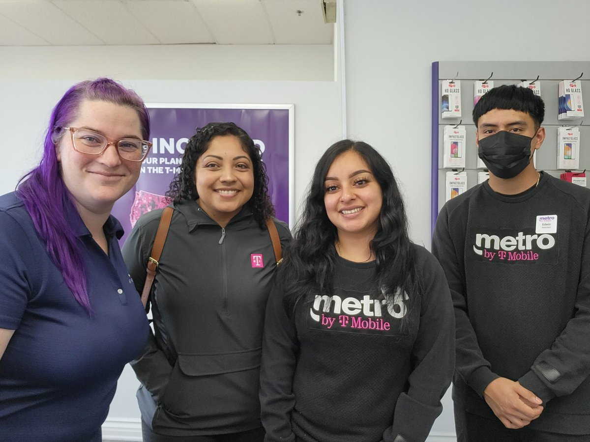 Laura Gold tweet media