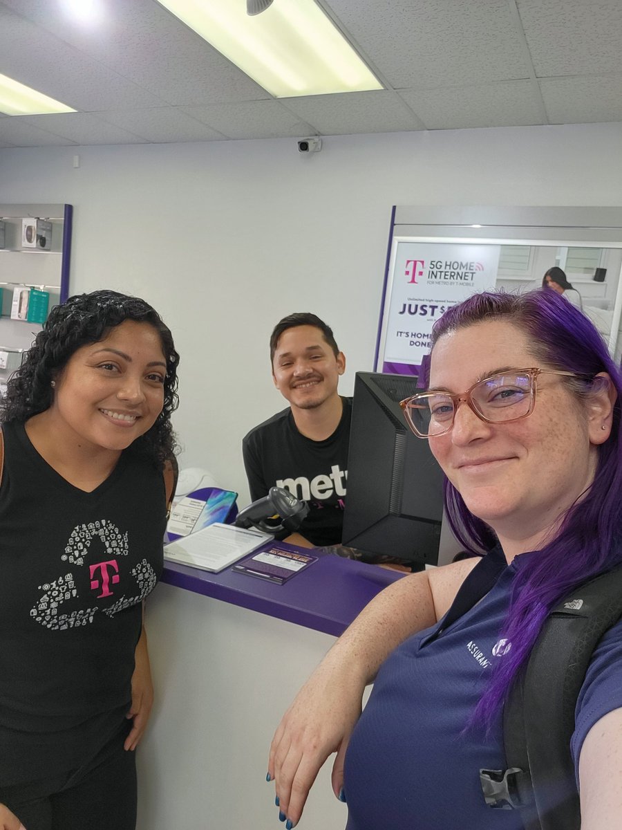 Laura Gold tweet media