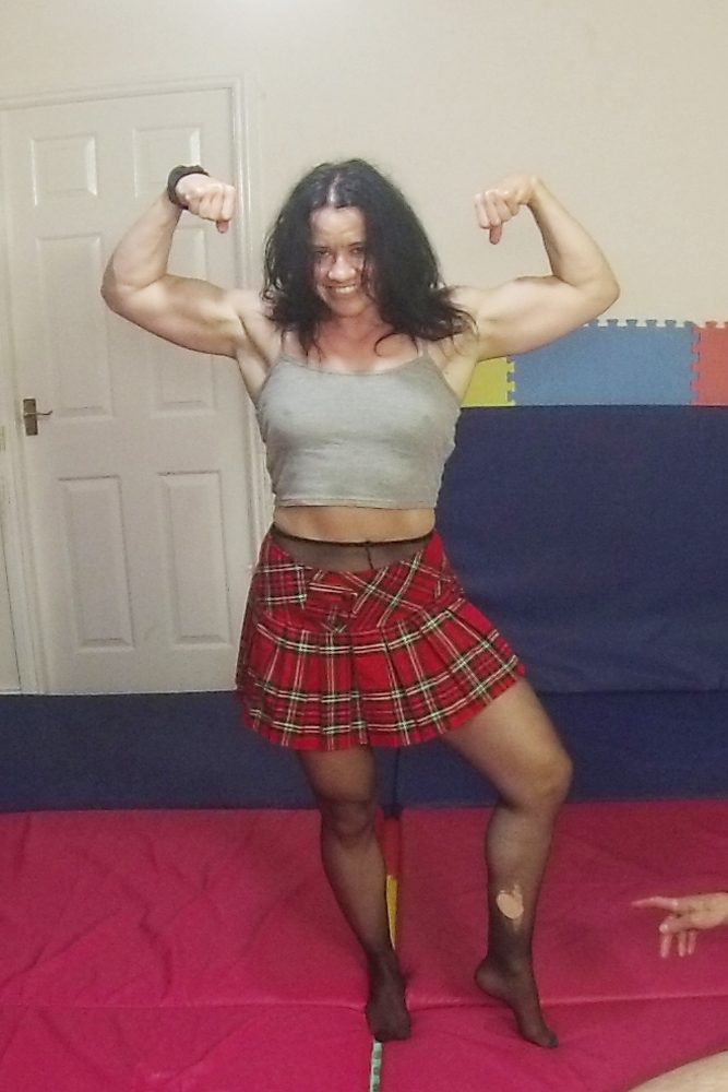 slimjim22000's tweet photo. Wow here's @Ravenwrestler1 celebrating at the end of our wrestling match looking strong and fierce yet very sexy!
Thanks Raven for a fantastic scrap once again, I loved the St Trinian's style gear. Anyone guess who won?
#sessionwrestling
#mixedwrestling
#musclepose
#victorypose https://t.co/ZpSRkFUIUx