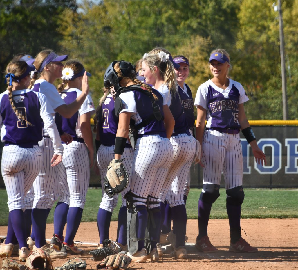 EHSmoSoftball's tweet photo. Cats get it done!!! 6-0 2-hit gem by Proffitt over Parkway South💪 On to the Class 5, District 2 Championship to face Marquette tomorrow, 4pm at Northwest HS. The game will be streamed live again on MSHSAATV🥎💜💛#4isthemagicnumber https://t.co/sz8IManZsI