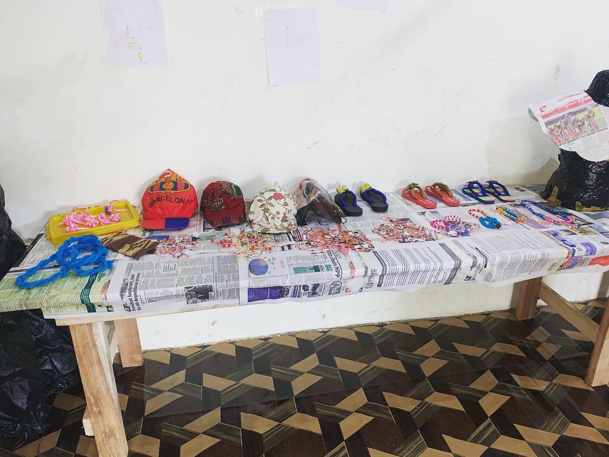 TheMOMProject07's tweet photo. Closing Ceremonies! Final Projects!! All were #handcrafted by #campers @pagusafrica / CFA #SummerCamp @ Airfield School in Ho, #VoltaRegion #Ghana #themomproject07 #getkidsready #getteensready #getyouthready #global #international #westafrica #ewe #enrichment #enrichmentprogram https://t.co/jR2SQlr9Pn
