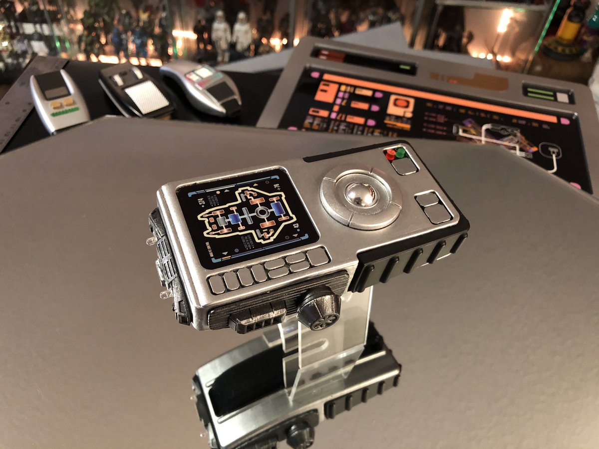 GeekToyLove's tweet photo. With the graphics from Eric I’m also able to wrap up my Argo remote build.
This was briefly seen on #StarTrek Nemesis (and probably soon also on Lower Decks) to remotely pilot the shuttle Argo.
#2022Projects #GeekDen https://t.co/MGg9DzMLbm