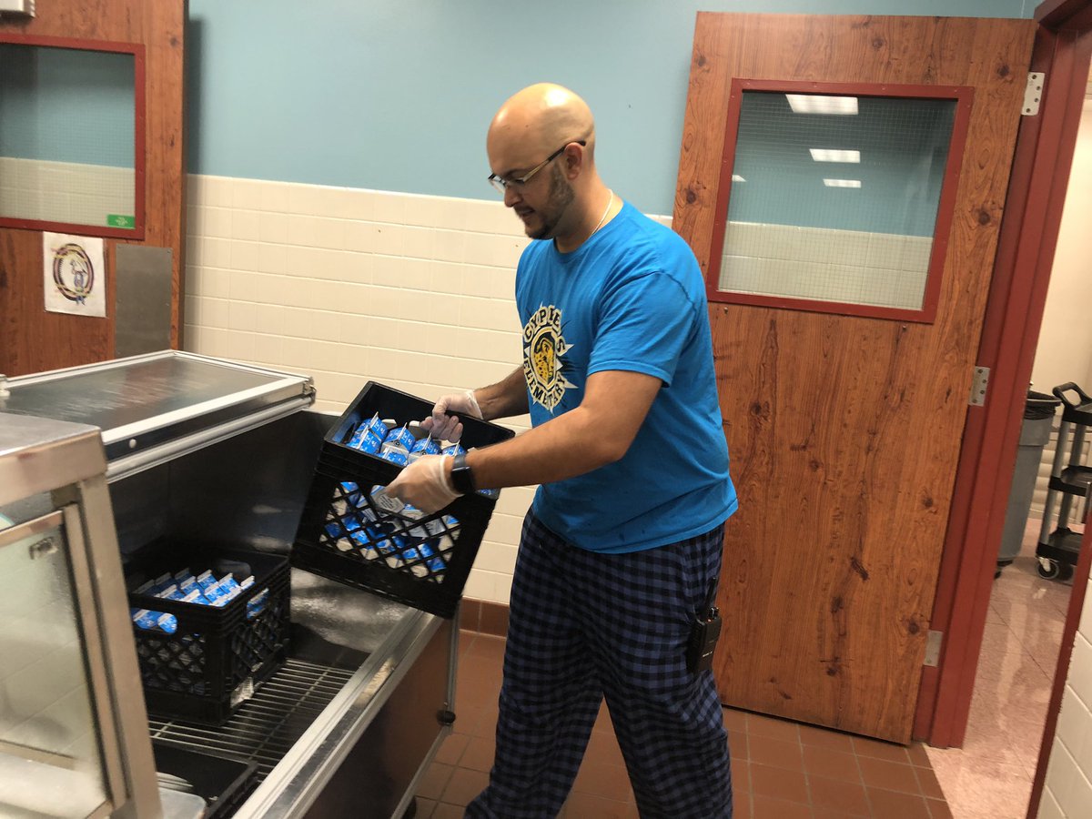MrJustinGomez's tweet image. There’s no air conditioning!! Stopped by the @Cypress_Cheetah cafeteria to jump in the freezer 🥶 and do a little work for tomorrow! #CYPRoadTrip #SleepingInTheSchool