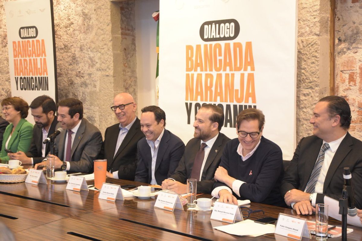 DanteDelgado's tweet photo. Fue muy productivo el diálogo que tuvimos con las y los integrantes de la @CONCAMIN, donde reiteramos que #MéxicoTieneOpción y es la alternativa que estamos construyendo en beneficio del país. https://t.co/Wc2JzGiDRl