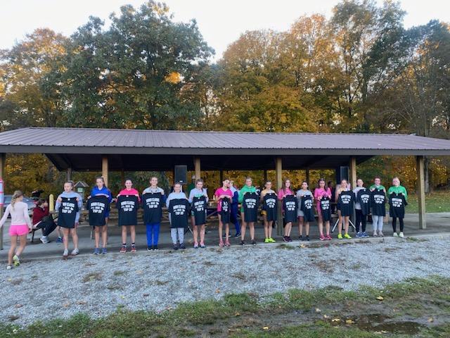 SFXC_Yoach's tweet photo. Lots of kelly green (& pink) in the top 20 of the JV Girls race at Mingo! πͺπ¦πββοΈ
Brenna Schmitz makes it 2 for 2 with another win! π₯
Liz Adams (π₯) and Jenna McCoy (π₯) complete the sweep up top.
@sflionssports
#DistanceFactory
#SFLionPride https://t.co/QscjJQmysV