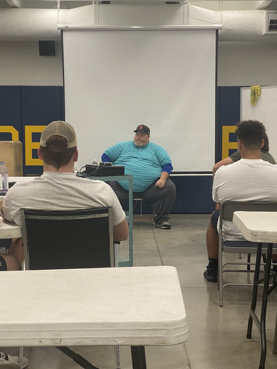 Quincy Notre Dame Football tweet media