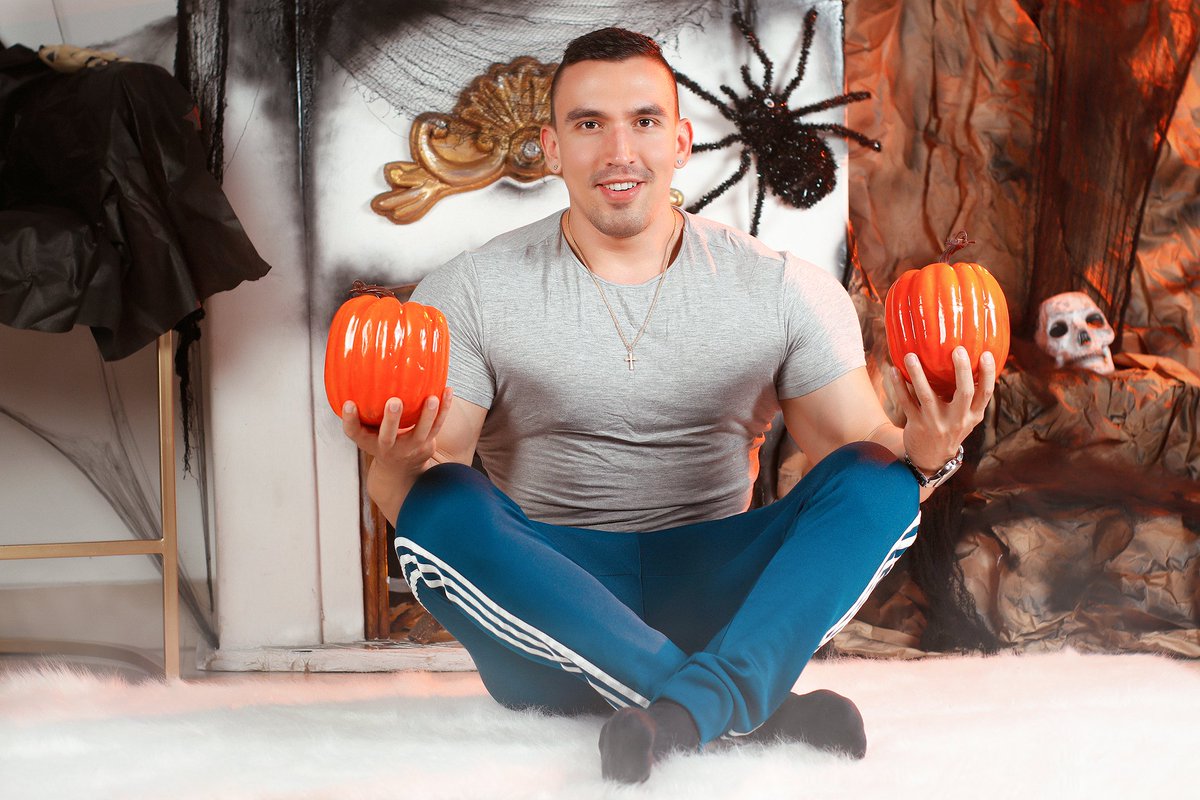 yay_cruz's tweet photo. let's go for pumpkins?
#styleurban #model #gym #stripchat #pumpkins https://t.co/wi7thkTvHV